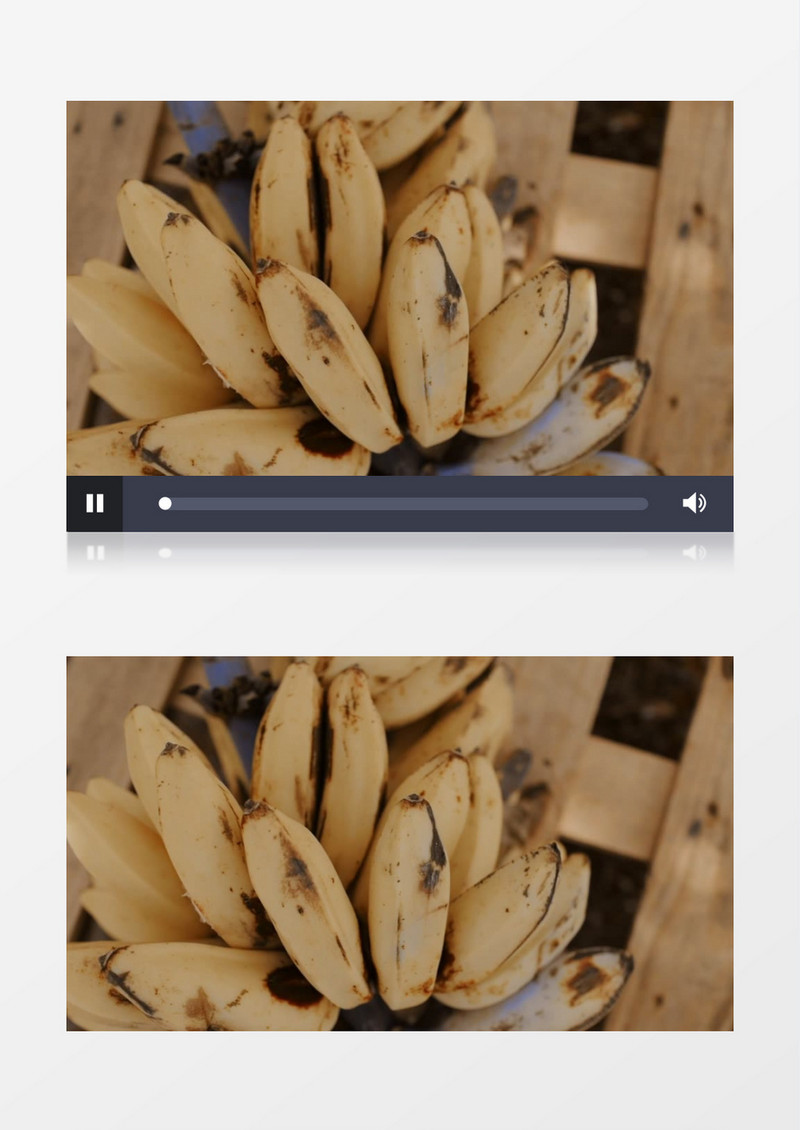 木质底座上一串小小的黄香蕉的特写实拍视频