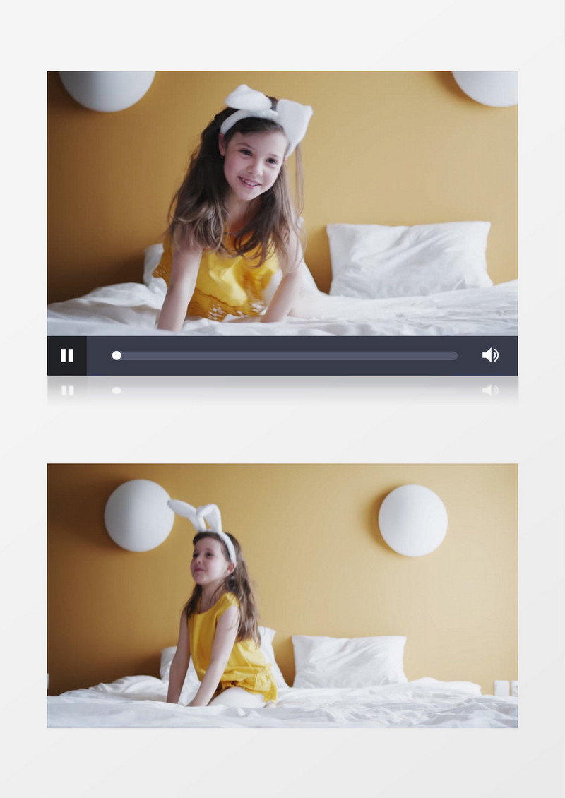 小女孩在床上快速的爬行实拍视频素材