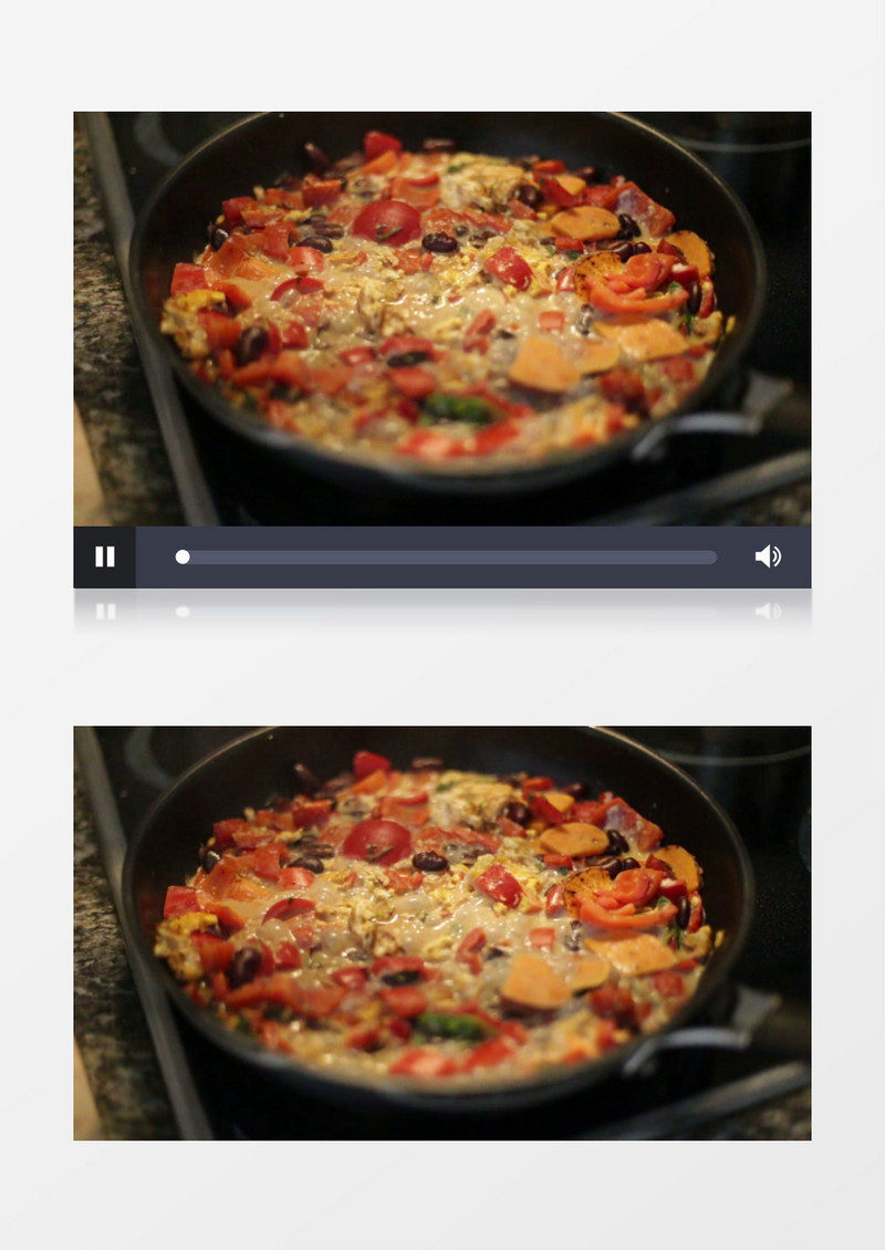 沸腾的锅里煮着牛腩西红柿实拍视频素材