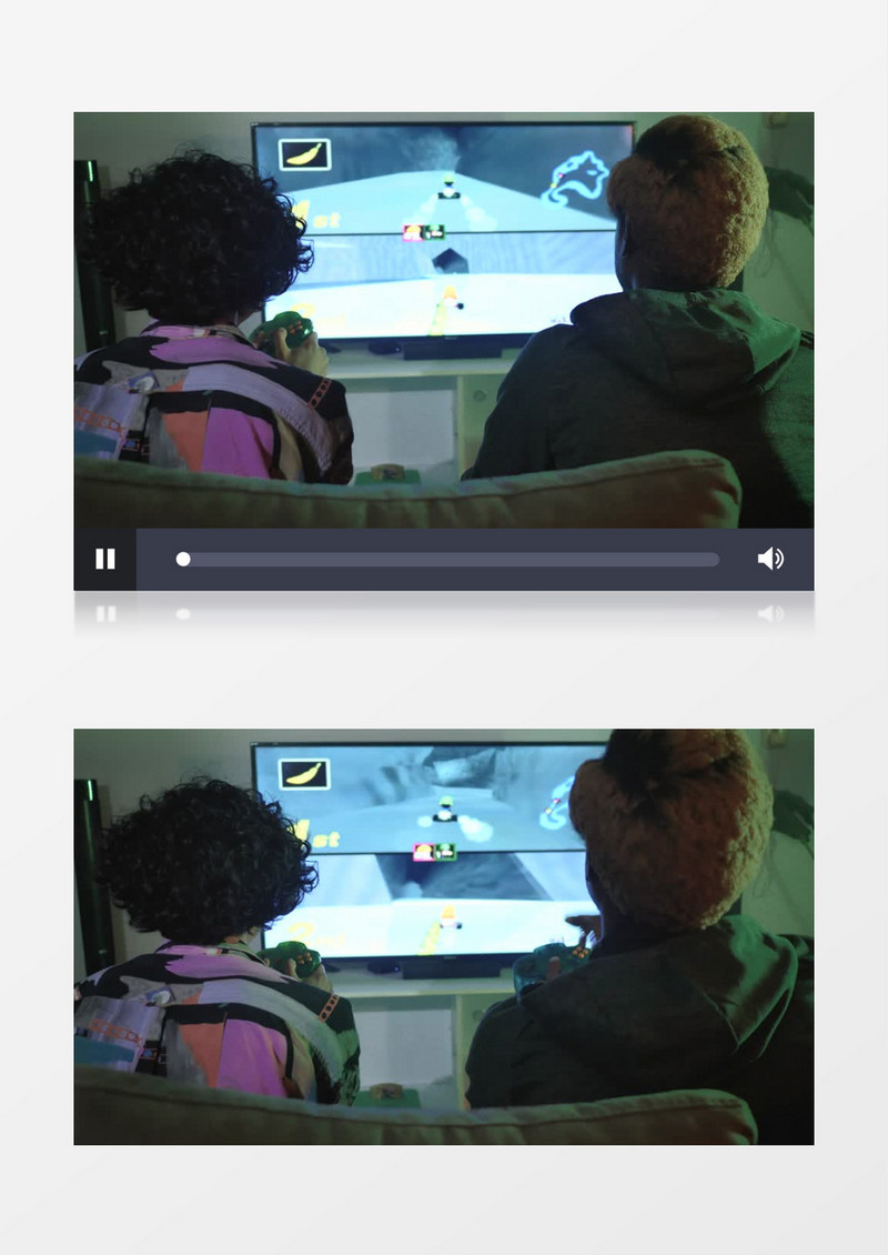 两个年轻人在玩电子游戏实拍视频素材