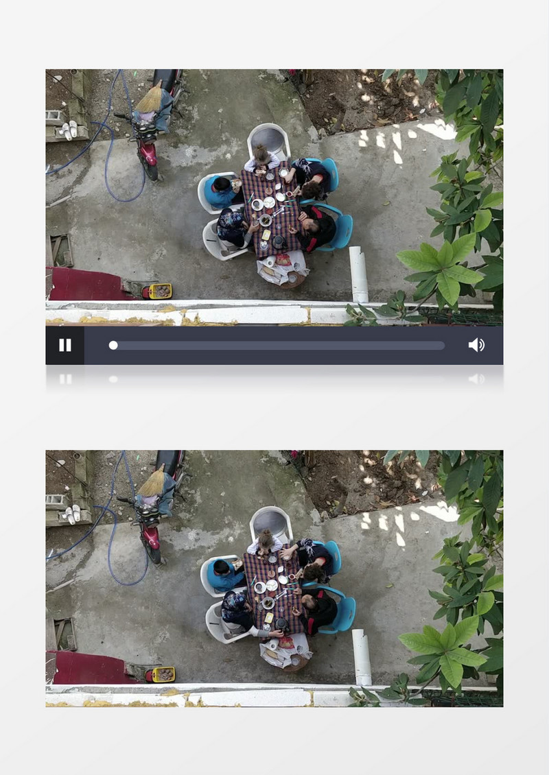 俯拍一家人在愉快的聚餐实拍视频素材