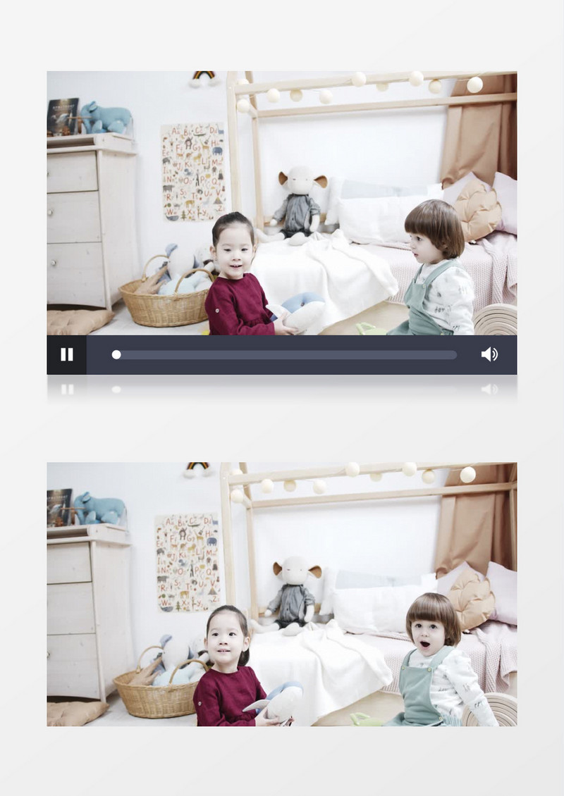 两个小朋友在一起玩玩具实拍视频素材