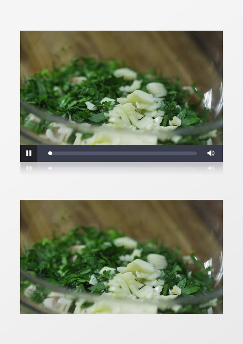 往碗中青菜上加油实拍视频素材