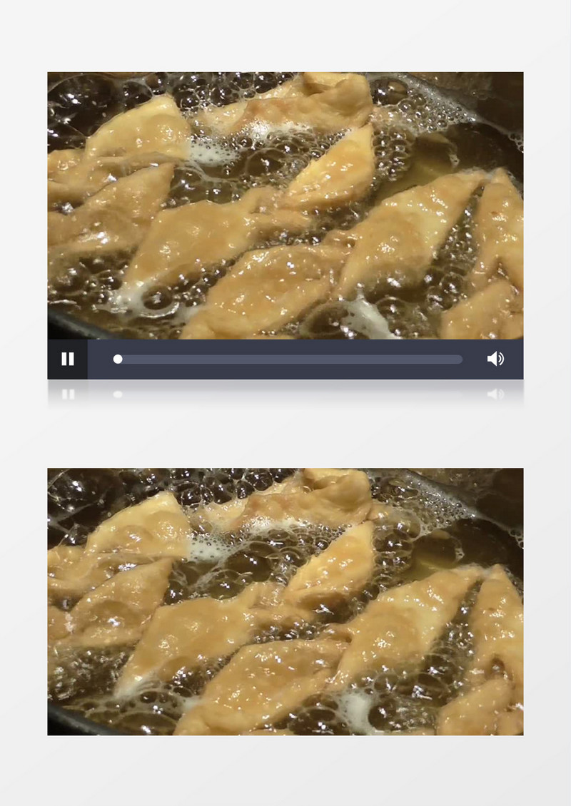 在沸腾的油锅中炸面食实拍视频素材