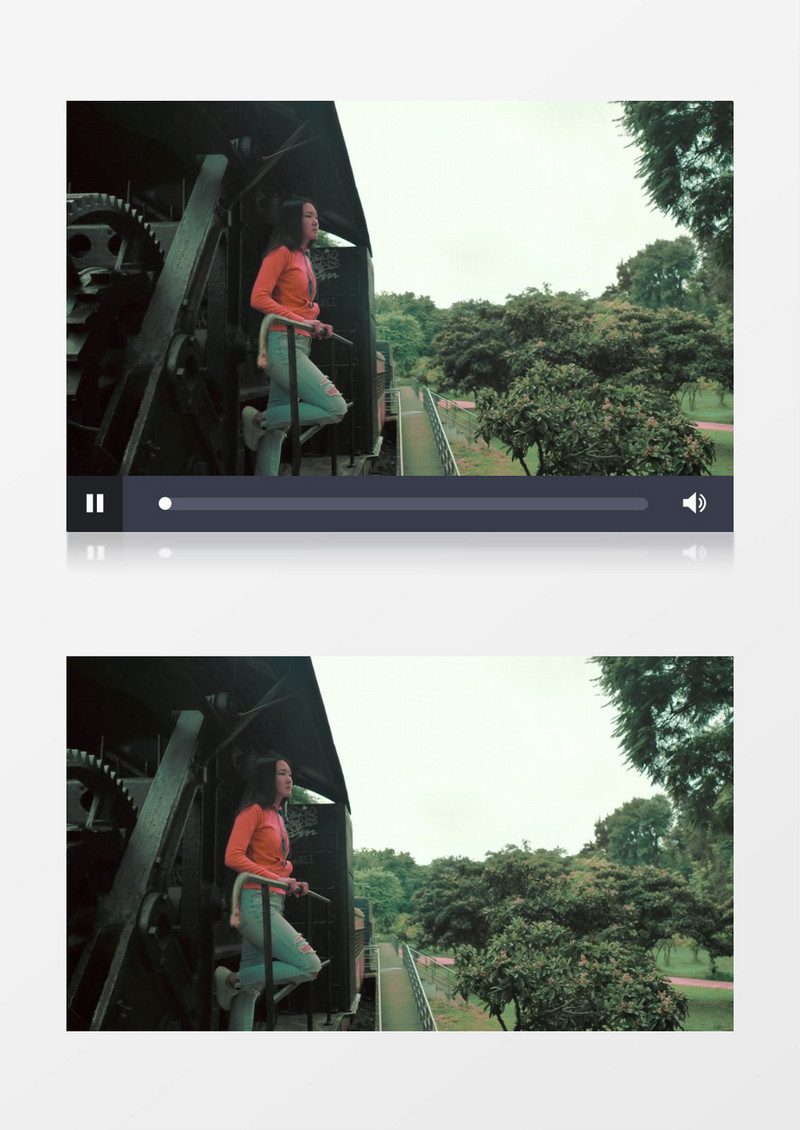  抓着栏杆看公园美景的女人实拍视频素材