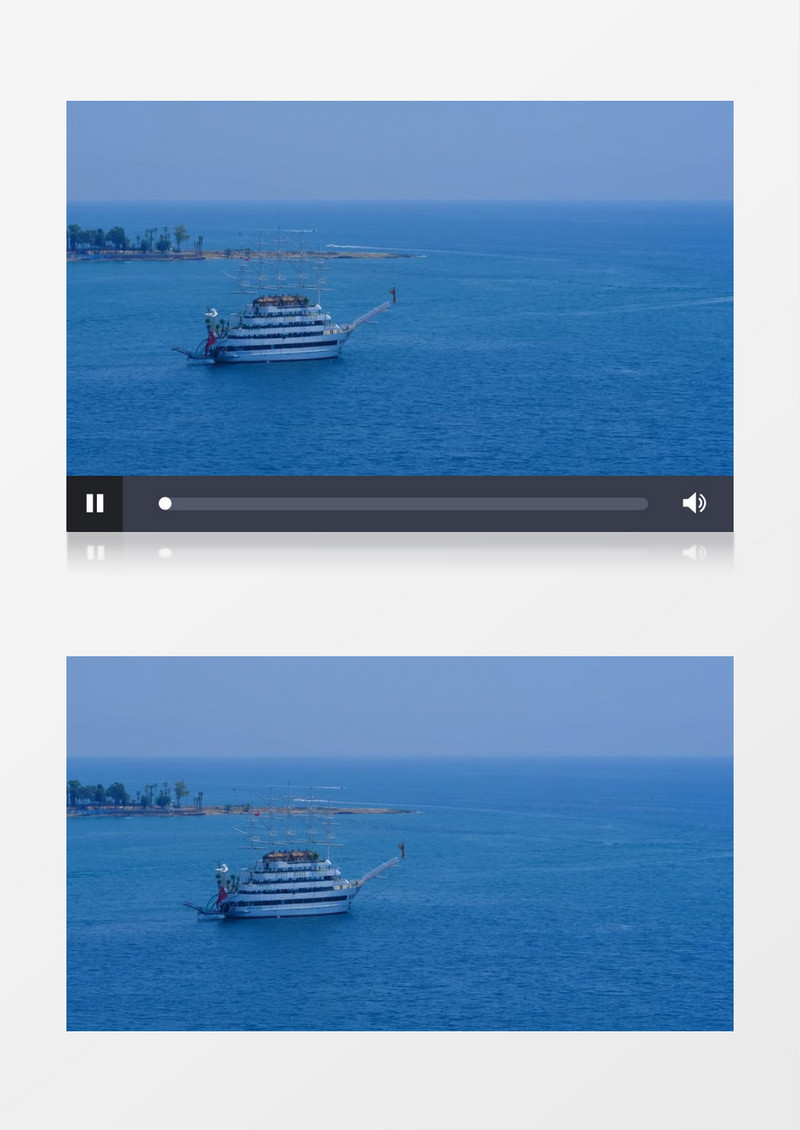 游轮行驶在平静的海面上实拍视频素材