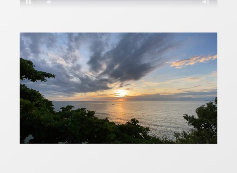 海面上云层漂浮实拍视频