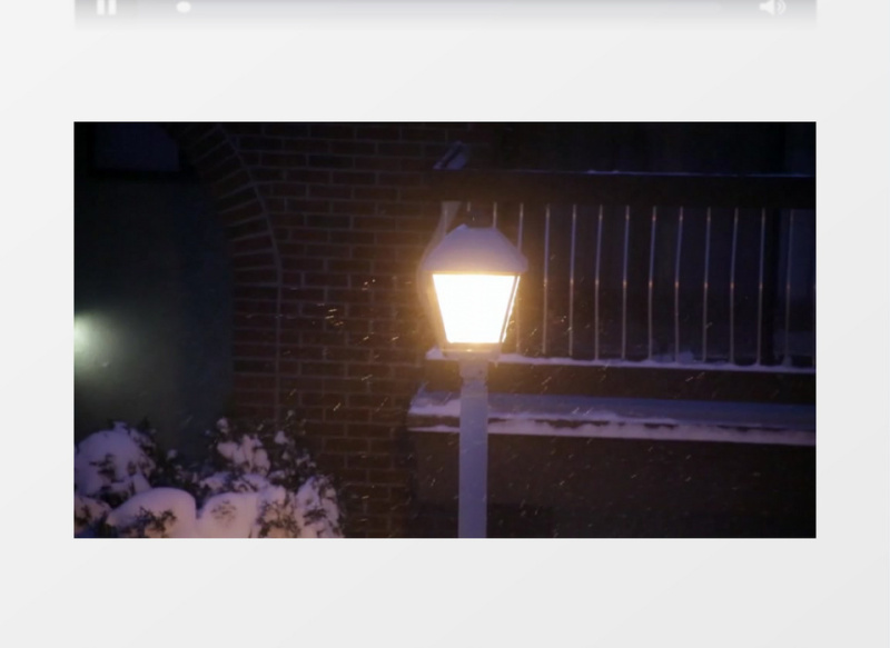 圣诞节夜里的暴风雪实拍视频